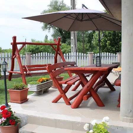 Csaba Apartmanhaz * Balatonkeresztur