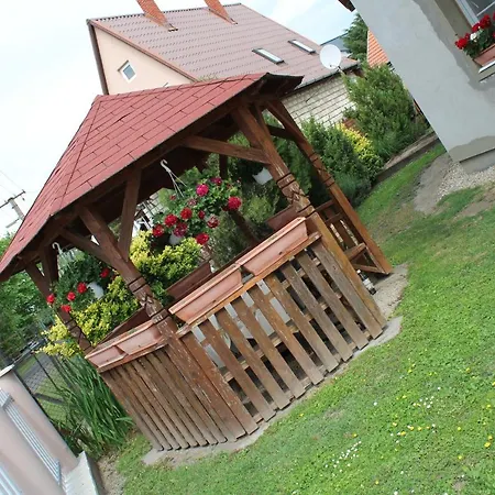 Csaba Apartmanhaz * Balatonkeresztur