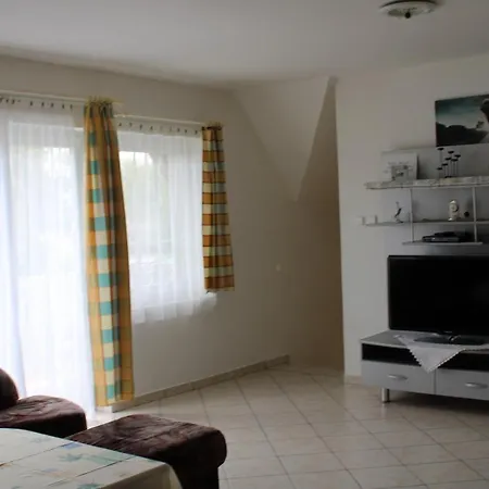 Csaba Apartmanhaz * Balatonkeresztúr